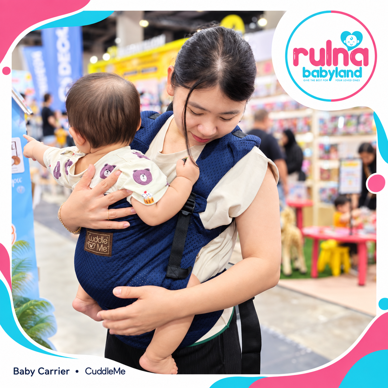 Ibu bersama baby dalam Cuddle Me Ultimo berwarna biru